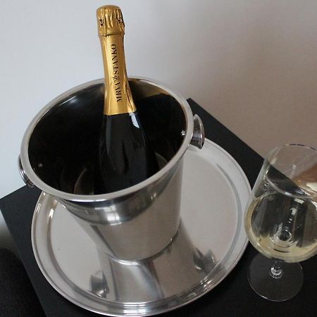 Apartman Relax So Saunou A Jakuzzi Namiestów Zewnętrze zdjęcie