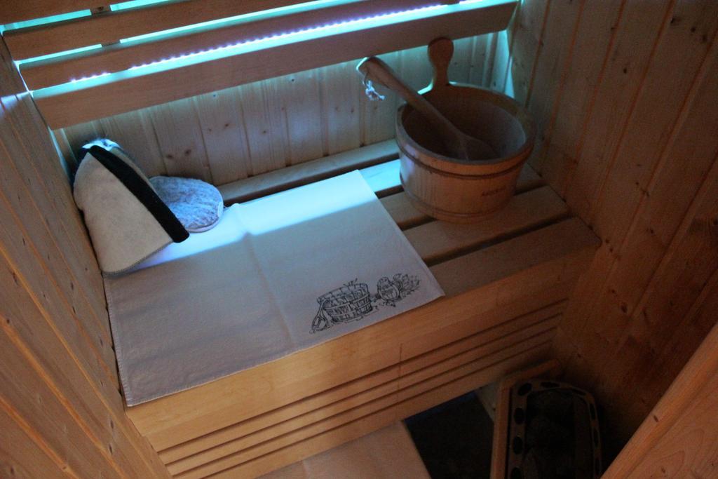 Apartman Relax So Saunou A Jakuzzi Namiestów Zewnętrze zdjęcie